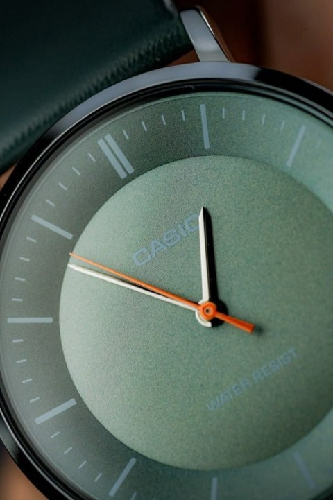 ZEGAREK MĘSKI CASIO MTP-VT04L-8E + BOX ZEGAREK MĘSKI CASIO MTP-VT04L-8E + BOX
