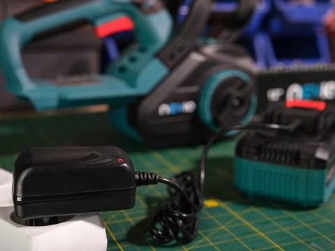 Ładowarka NEVIQ 4.0Ah 20V Ładowarka NEVIQ 4.0Ah 20V