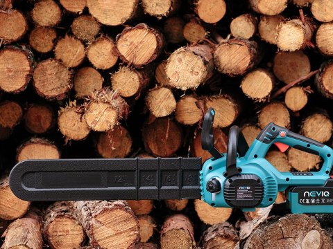 Piła łańcuchowa akumulatorowa NEVIQ 16"/18"(L16A50) Piła łańcuchowa akumulatorowa NEVIQ 16"/18"(L16A50)