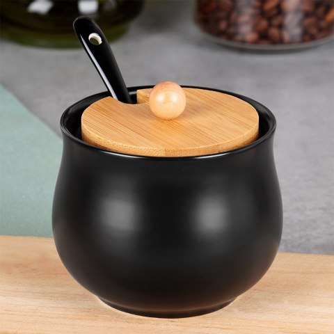 CUKIERNICZKA CERAMICZNA Z ŁYŻECZKĄ CZARNA CUKIERNICA POJEMNIK NA CUKIER 250ML VILDE 139683 CUKIERNICZKA CERAMICZNA Z ŁYŻECZKĄ CZARNA CUKIERNICA POJEMNIK NA CUKIER 250ML VILDE 139683