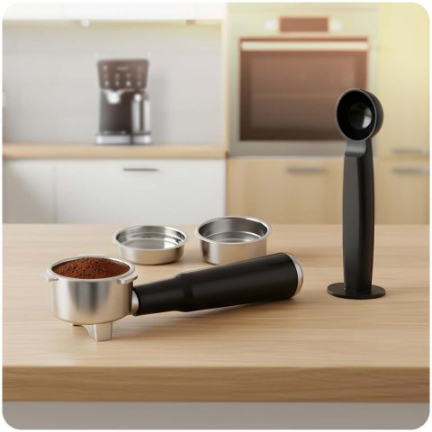 Ekspres do kawy kolbowy spieniacz do mleka 20 bar Berdsen BD-773 czarny Ekspres do kawy kolbowy spieniacz do mleka 20 bar Berdsen BD-773 czarny