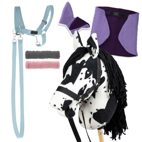 Zestaw Skippi - Hobby Horse Karo - srokaty - Derka wrzos - Kantar błękitny Zestaw Skippi - Hobby Horse Karo - srokaty - Derka wrzos - Kantar błękitny