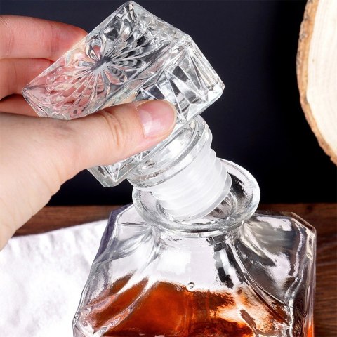Karafka i szklanki do whisky nalewki na alkohol 900ml zestaw 5-ele VILDE 139665 Karafka i szklanki do whisky nalewki na alkohol 900ml zestaw 5-ele VILDE 139665