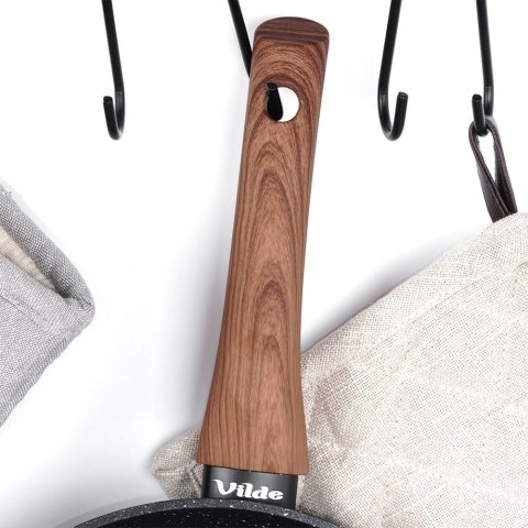 Patelnia granitowa nieprzywierająca indukcja NON-STICK BLACK&WOOD 24 cm VILDE 199060 Patelnia granitowa nieprzywierająca indukcja NON-STICK BLACK&WOOD 24 cm VILDE 199060