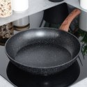 Patelnia granitowa nieprzywierająca indukcja NON-STICK BLACK&WOOD 28 cm VILDE 199062 Patelnia granitowa nieprzywierająca indukcja NON-STICK BLACK&WOOD 28 cm VILDE 199062