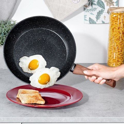 Patelnia granitowa nieprzywierająca indukcja NON-STICK BLACK&WOOD 28 cm VILDE 199062 Patelnia granitowa nieprzywierająca indukcja NON-STICK BLACK&WOOD 28 cm VILDE 199062