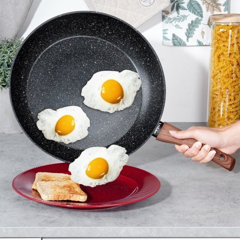 Patelnia granitowa nieprzywierająca indukcja NON-STICK BLACK&WOOD duża 32 cm VILDE 199064 Patelnia granitowa nieprzywierająca indukcja NON-STICK BLACK&WOOD duża 32 cm VILDE 199064