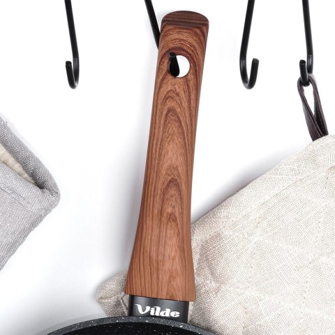 Patelnia granitowa nieprzywierająca indukcja NON-STICK z pokrywką BLACK&WOOD 28 cm 3.5L VILDE 199065 Patelnia granitowa nieprzywierająca indukcja NON-STICK z pokrywką BLACK&WOOD 28 cm 3.5L VILDE 199065