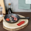 Patelnia żeliwna z nakładką silikonową na indukcję ciężka CAST LINE 20 cm VILDE 199034 Patelnia żeliwna z nakładką silikonową na indukcję ciężka CAST LINE 20 cm VILDE 199034