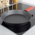 Patelnia żeliwna z silikonową nakładką na indukcję ciężka CAST LINE duża 30cm VILDE 199037 Patelnia żeliwna z silikonową nakładką na indukcję ciężka CAST LINE duża 30cm VILDE 199037