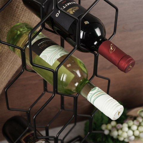Stojak na wino butelki wina organizer metalowy czarny do 8 butelek VILDE 229031 Stojak na wino butelki wina organizer metalowy czarny do 8 butelek VILDE 229031