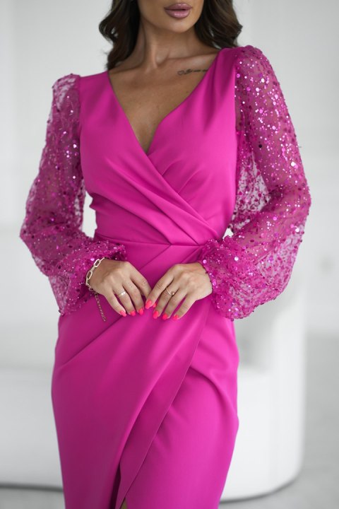 314-07 Sukienka Z Dwoma Cekinowymi Rękawami - fuksja