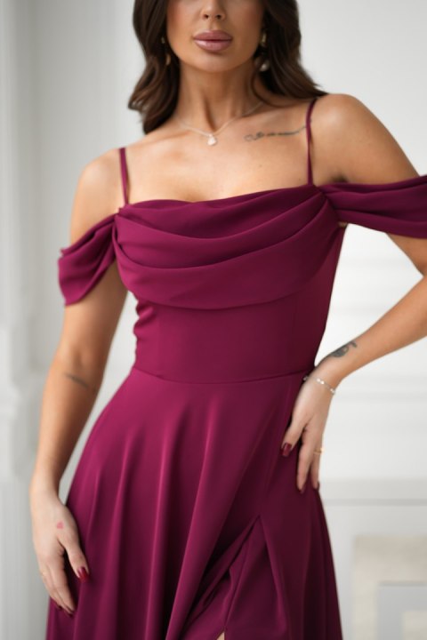 320-10 Sukienka Maxi Z Opadającymi Ramiączkami I Rozcięciem - bordowy