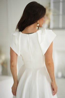 329-04 Elegancka Sukienka Z Falbanami - Ecru