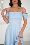 330-08 Elegancka Sukienka Z Drapowaniem, Rozcięciem I Błyszczącą Tkaniną - Baby blue