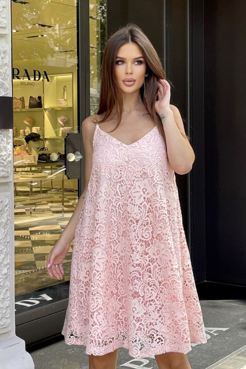 252-12 Krótka Sukienka Na Ramiączkach Z Łańcuszka - różowy