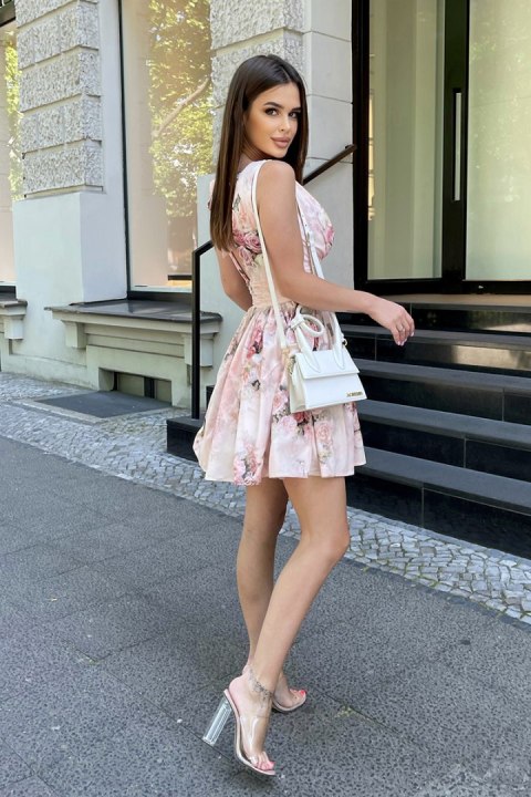 241-17 Sukienka W Kwiaty - brzoskwiniowy