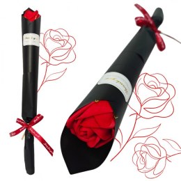 Pojedyncza zapachowa róża mydlana w ozdobnym papierze z kokardą BUK12CZE