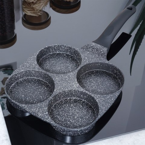 Patelnia granitowa do jajek sadzonych placków pancakes 4 otwory BLACK LINE 19x19 cm VILDE 199054
