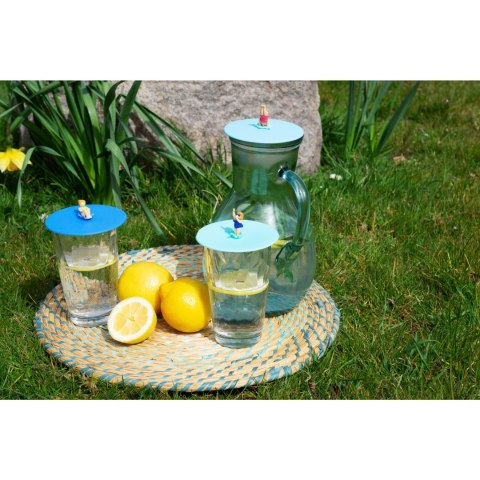 Pokrywka silikonowa z plażowiczem, Monika Pluck, śred. 10,5 cm, błękitna