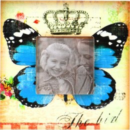 Elegancka Stojąca Ramka na Zdjęcie z Motywem Motyla, Kolor Kremowy, Rozmiar 14,5x14,5 cm