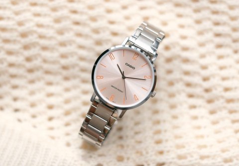 ZEGAREK DAMSKI CASIO LTP-VT01D-4B2 + BOX (zd613l)